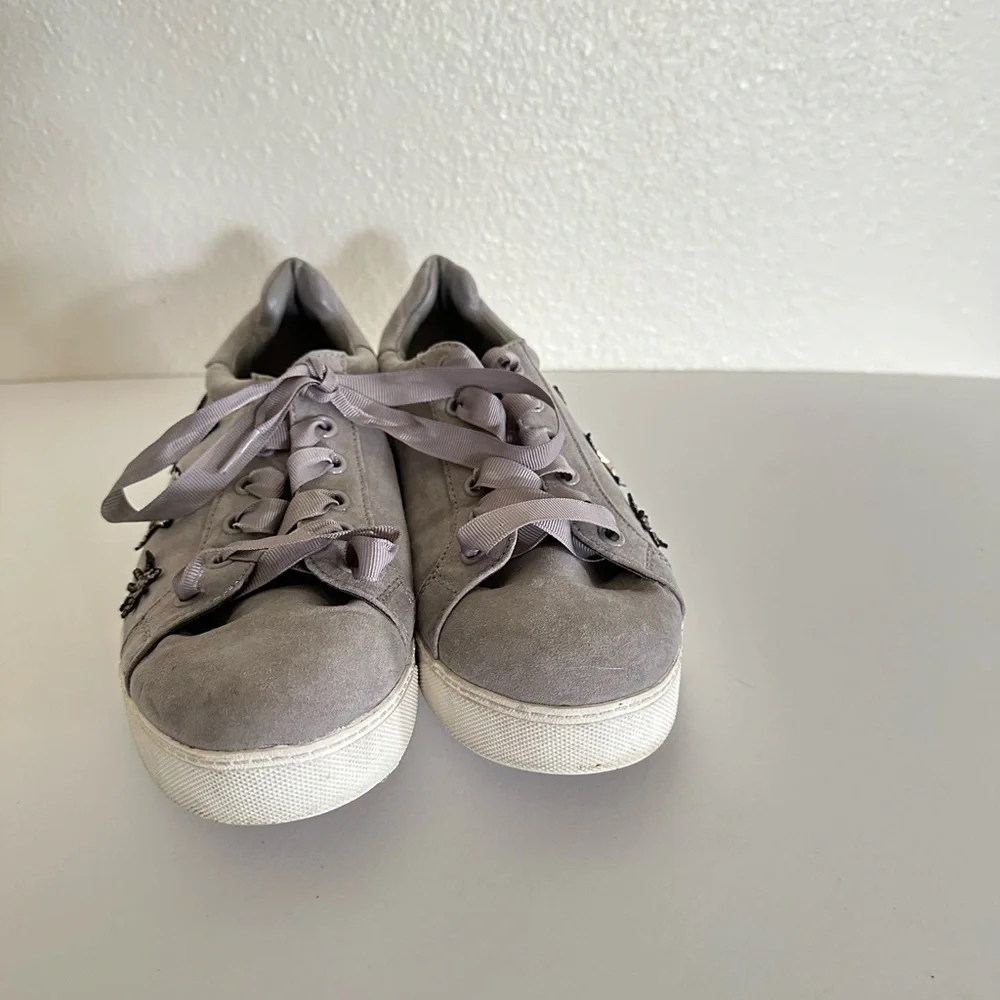 Libby Edelman Faux Suede Gray‎ Shoes Embelished Ribbon Lace Sneaker Size 9